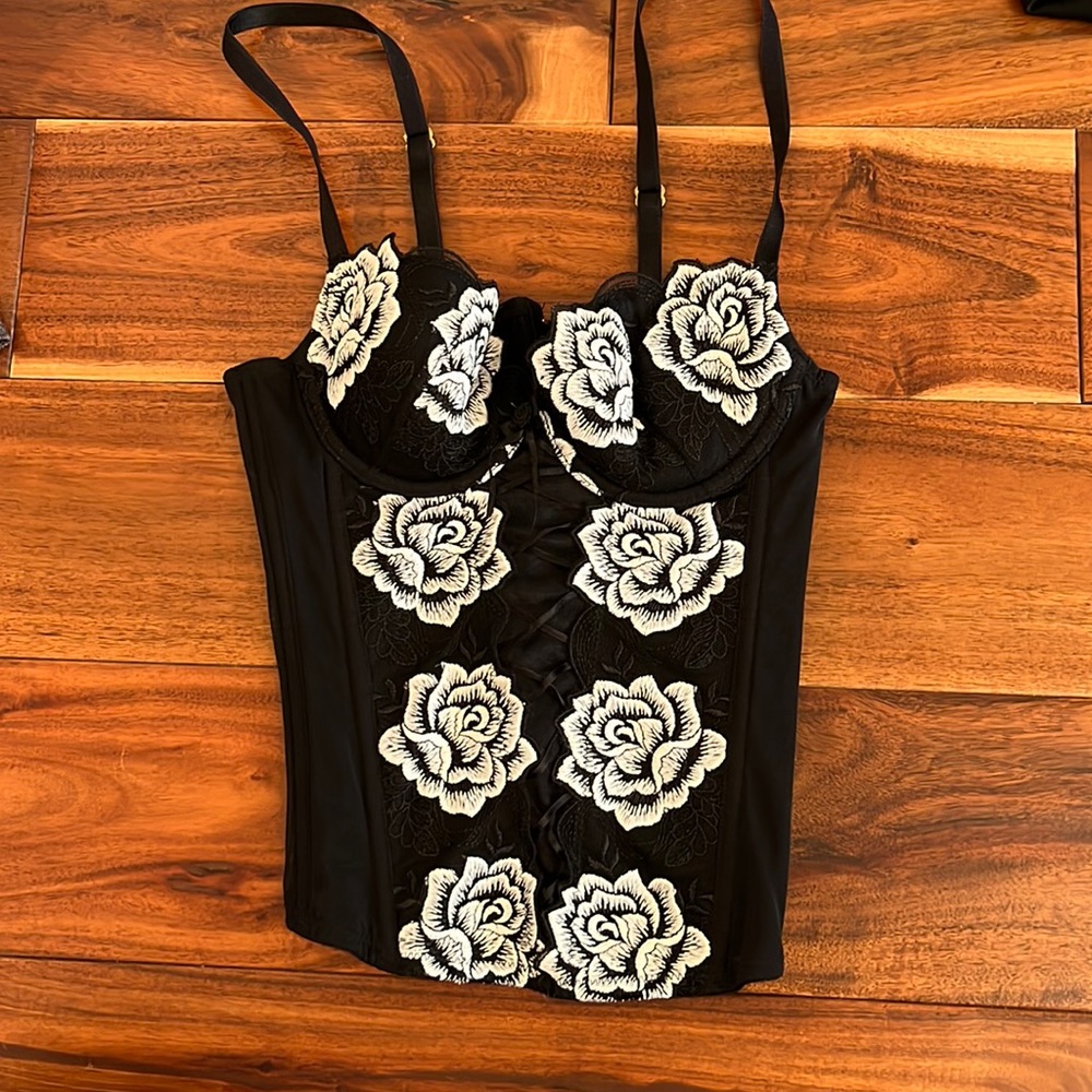 Adore X Moi Size US 32A Black and White Floral Corset